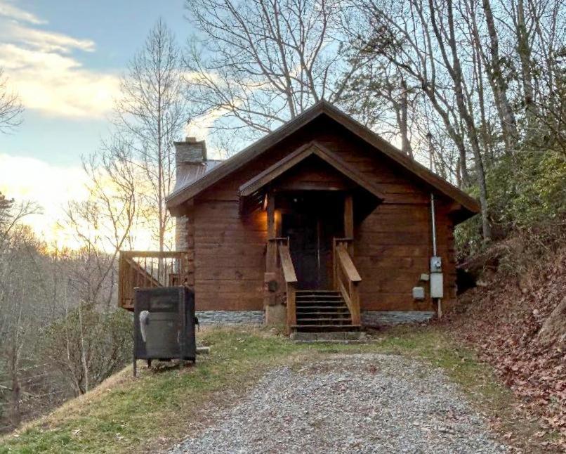 Honeymoon Hideaway Villa Гетлинбург Екстериор снимка