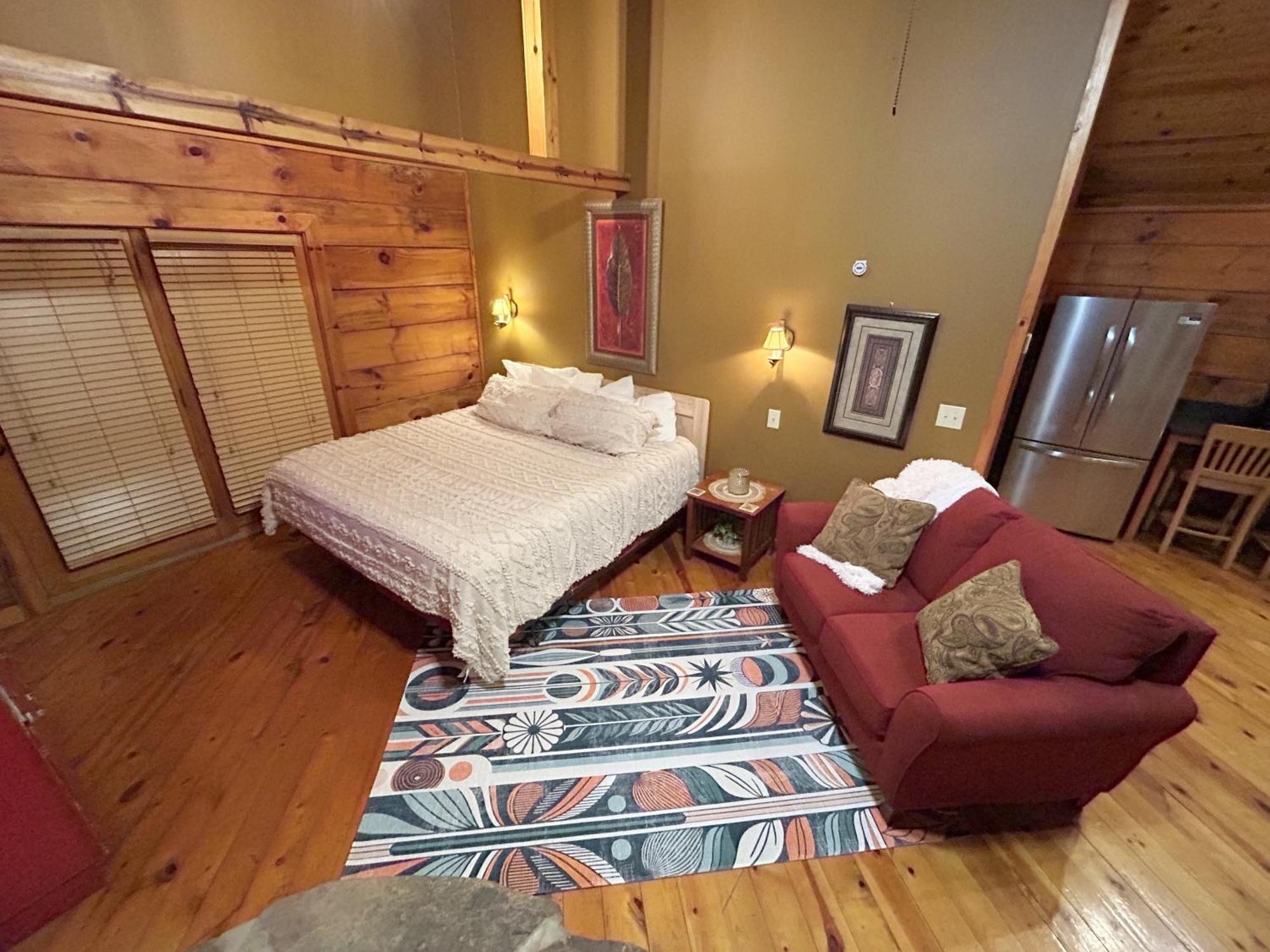 Honeymoon Hideaway Villa Гетлинбург Екстериор снимка