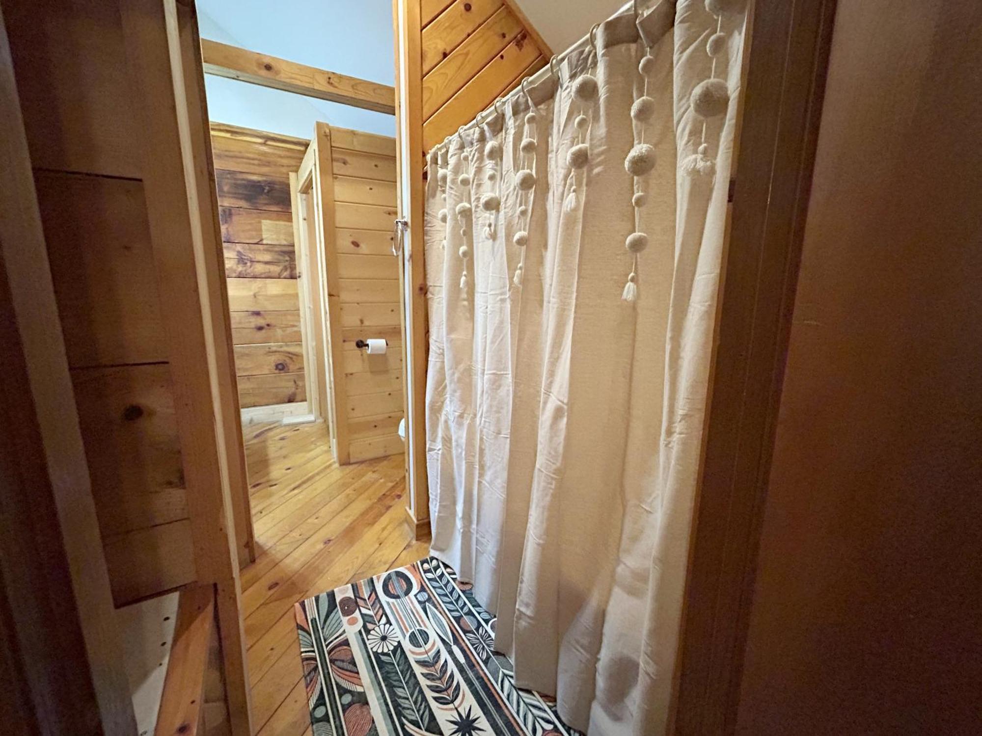 Honeymoon Hideaway Villa Гетлинбург Екстериор снимка
