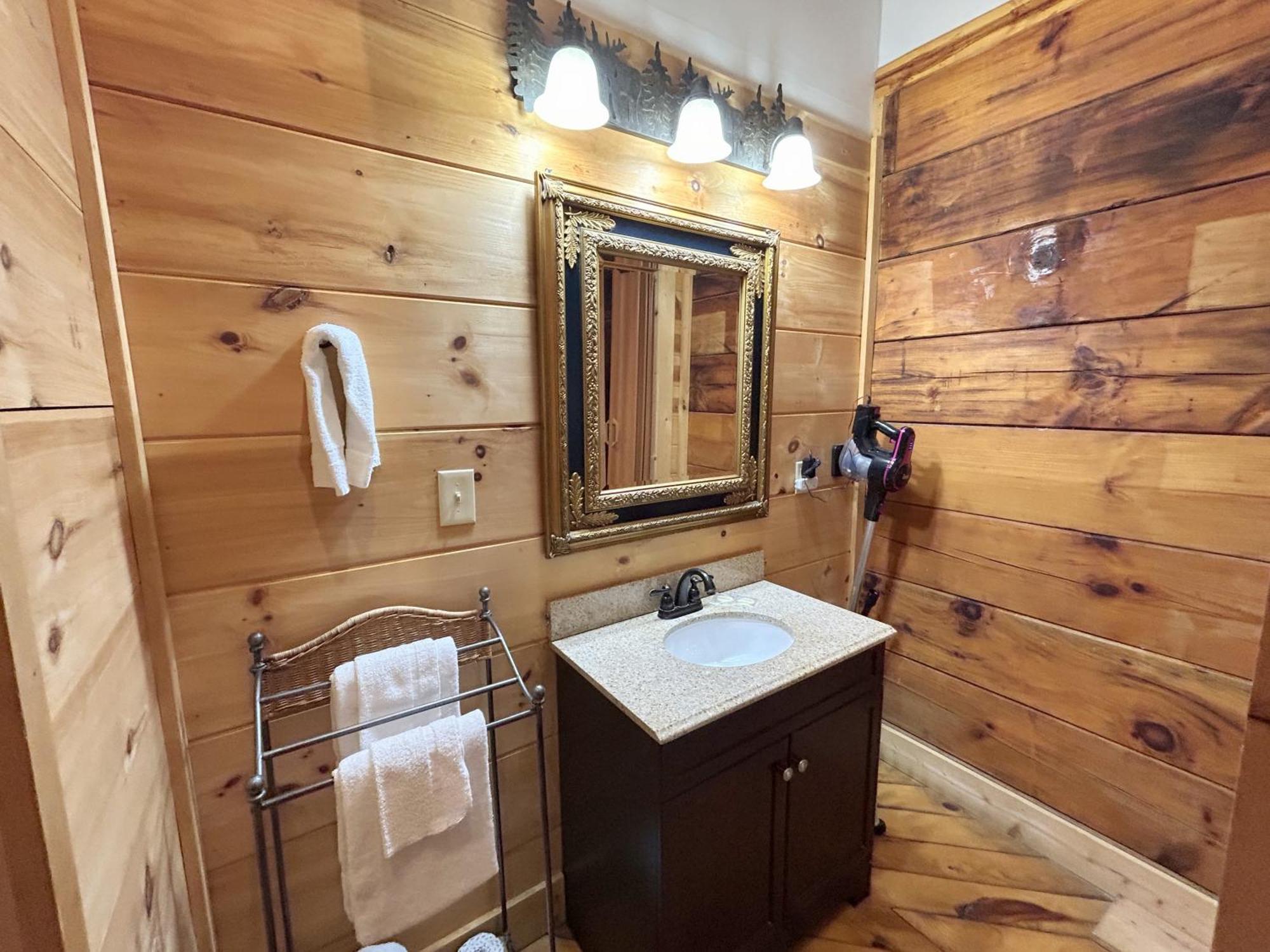 Honeymoon Hideaway Villa Гетлинбург Екстериор снимка
